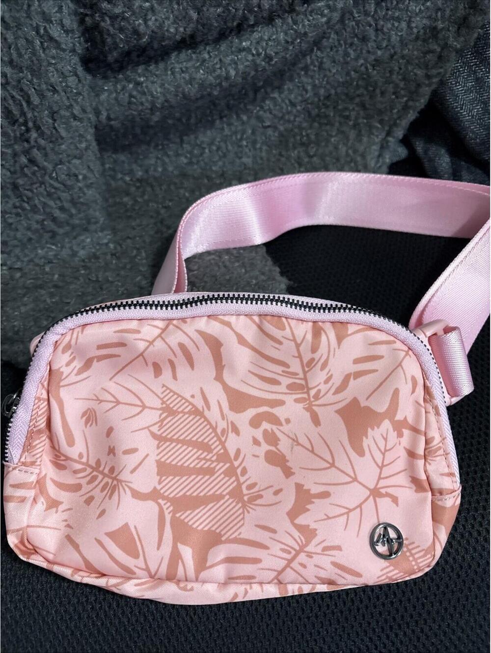 Pander Mini Belt‎ Bag 0.7L, Waterproof Everywhere Fanny Pack Pink